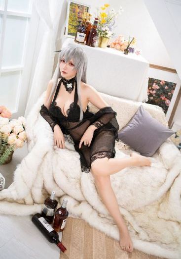 厨房里从后面进去她身体视频