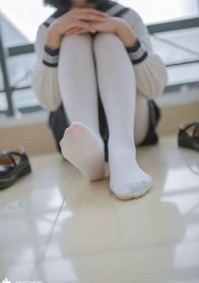 25岁的女高中