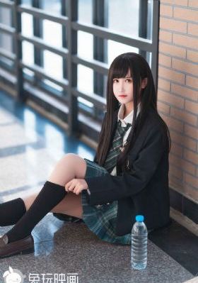 女人裸双乳被老头夹奶