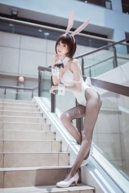 酒店服务生免费观看
